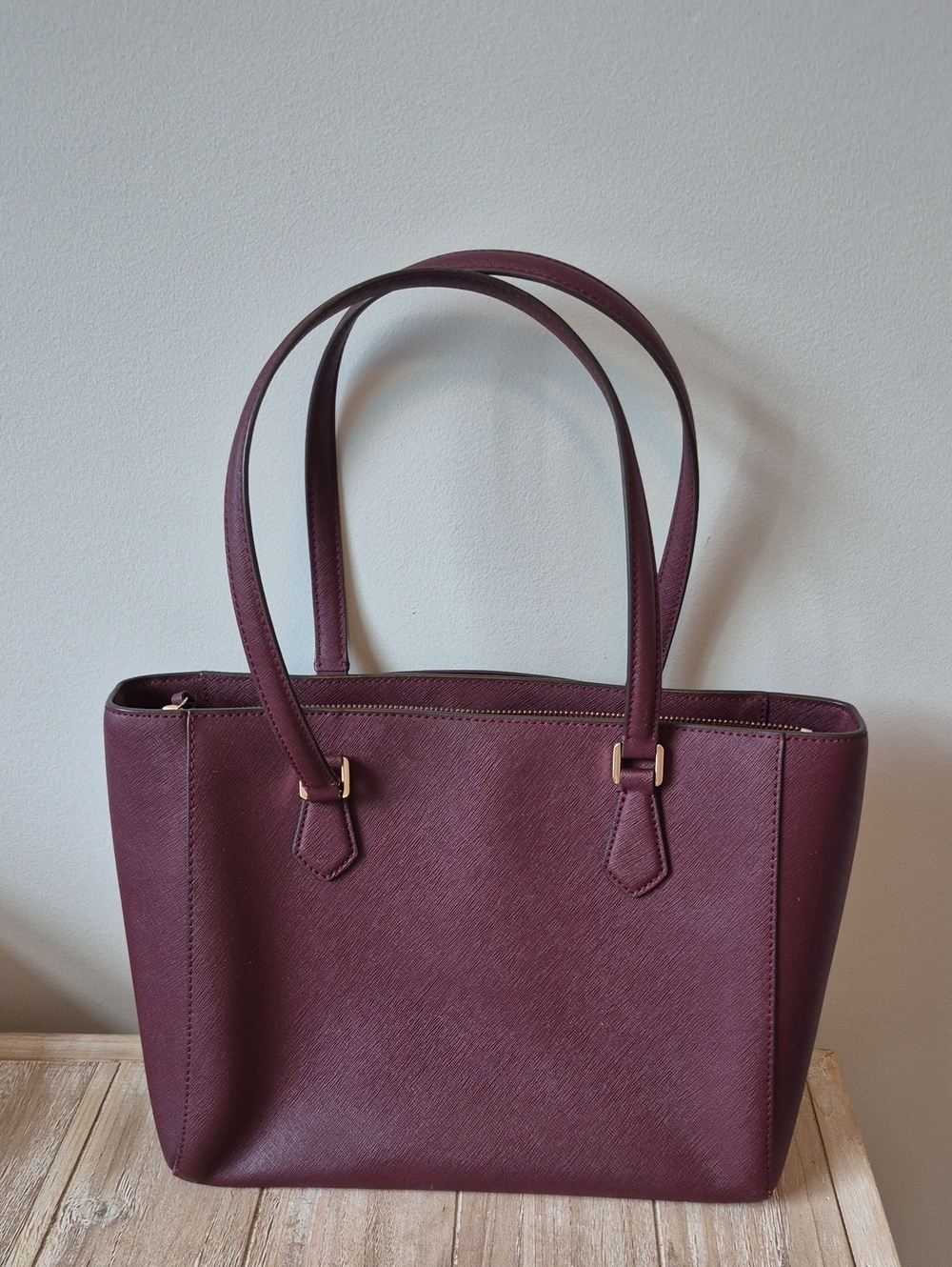 Tory Burch Robinson Burgundy Tote Bag - Picture 5 of 16